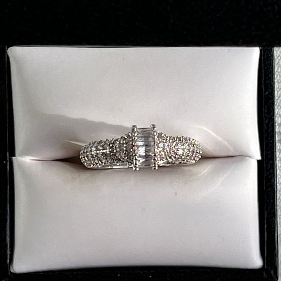 Like new (sz 7) cocktail/promise ring. - Picture 1 of 9